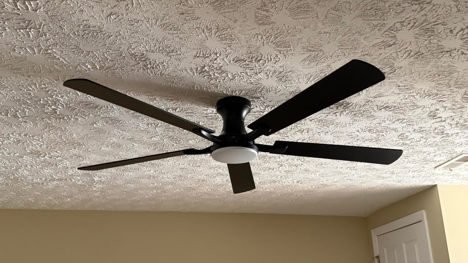 ZMISHIBO 60 Inch Ceiling Fans with Lights, Remote&App Control, Flush Mount customer photo 2