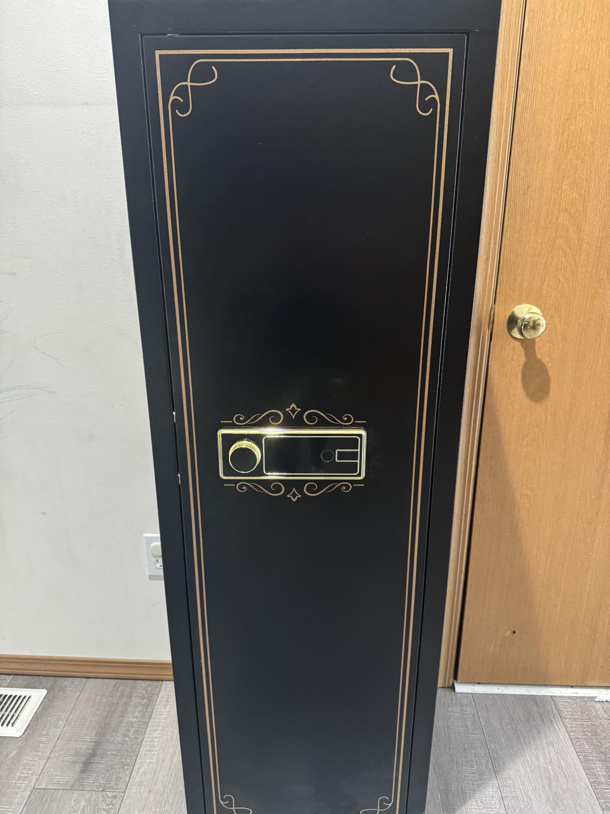 KARINI Biometric Gun Safe for Rifles and Pistols, 10-12 Rifle Safe with Quick Fingerprint Access, Alarm System, Adjustable Shelves & Ammo Storage, Gun Cabinet for Home, Office, and Garage customer photo 2