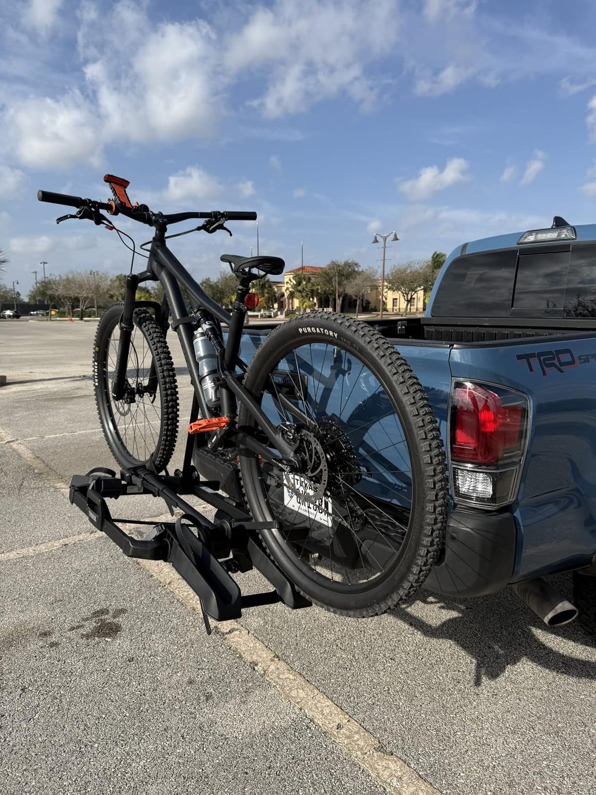 Thule Outpace 2 Bike Hitch Rack, 2