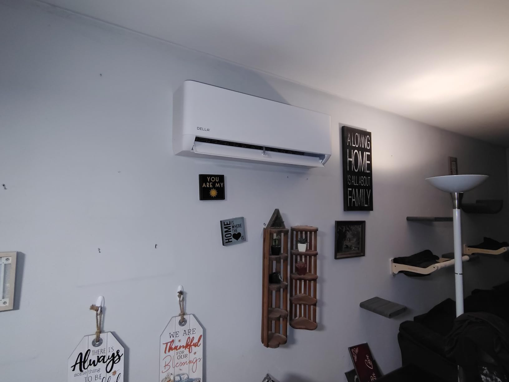 DELLA 12000 BTU Mini Split AC, Soft Airflow, 25 SEER2 230V, Ultra Hyper Heat Down to -22°F, Energy Star, Heat Pump, Up to 550 Sq. Ft, Smart WiFi Alexa, 1 Ton Ductless Inverter System, 16.4ft Kit customer photo 1