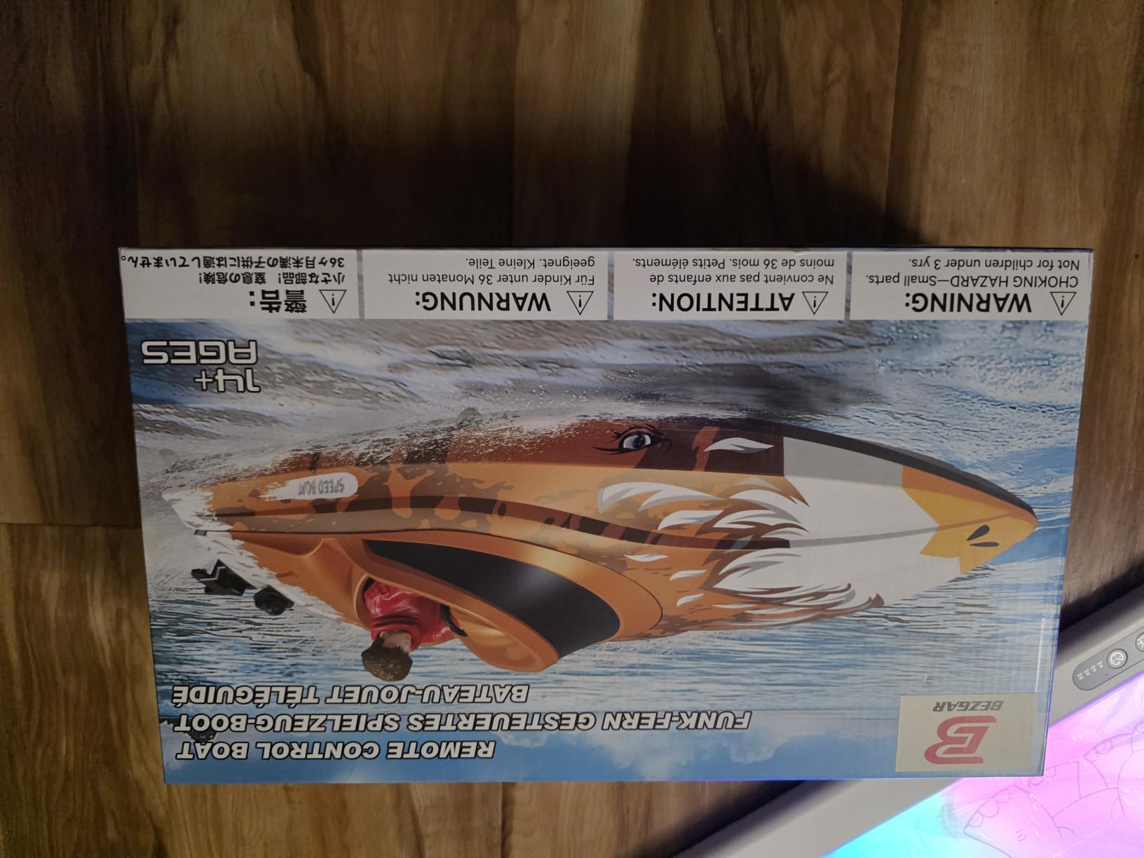 BEZGAR HJ822 12 Inch 25 KPH Fast RC Speed Boat for Kids Adults customer photo 2