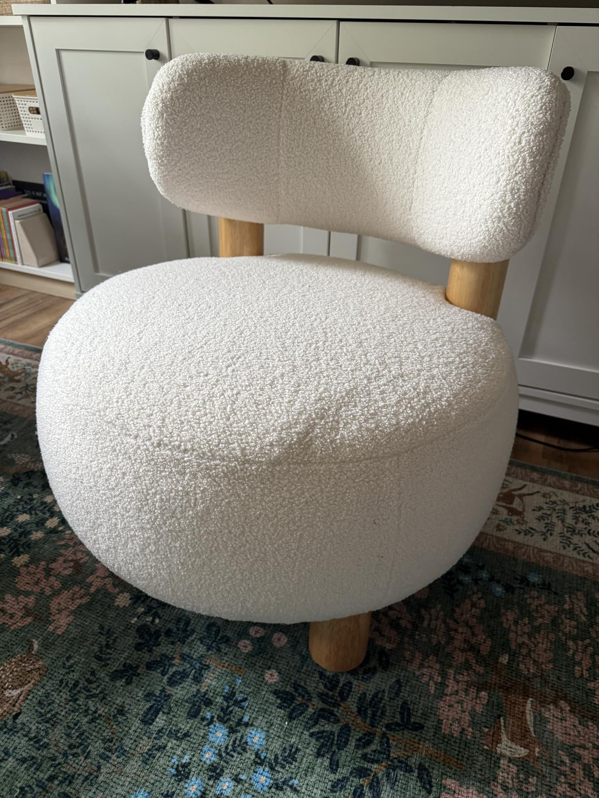 KISLOT, Modern Boucle Accent Chair, Curved Backrest, Camel customer photo 1