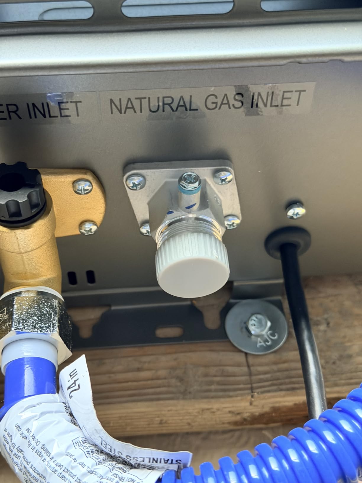 APUS Natural Gas Tankless Water Heater, 190,000 BTU, Outdoor customer photo 1