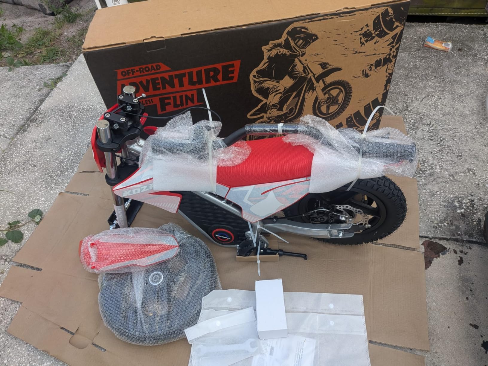 AIII Kids Electric Dirt Bike, Off-Road, 24V 8MPH 12-Inch Pink, 2-5Yrs customer photo 1