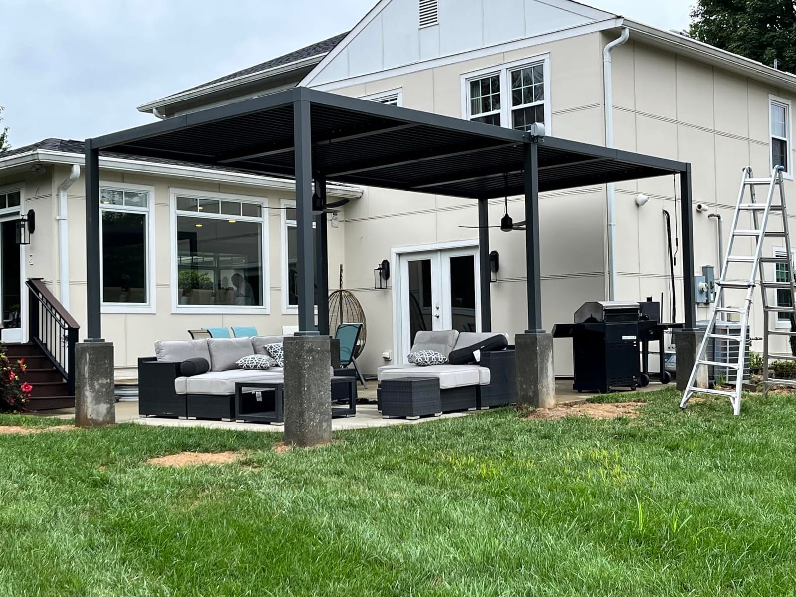 GarveeLife Louvered Pergola 10 ft x10', Outdoor Pergola with Adjustable Louvered Roof, Reinforced Aluminum Frame, Integrated Drainage System, Hardtop Gazebo for Patio, Deck, Wood Grain customer photo 2