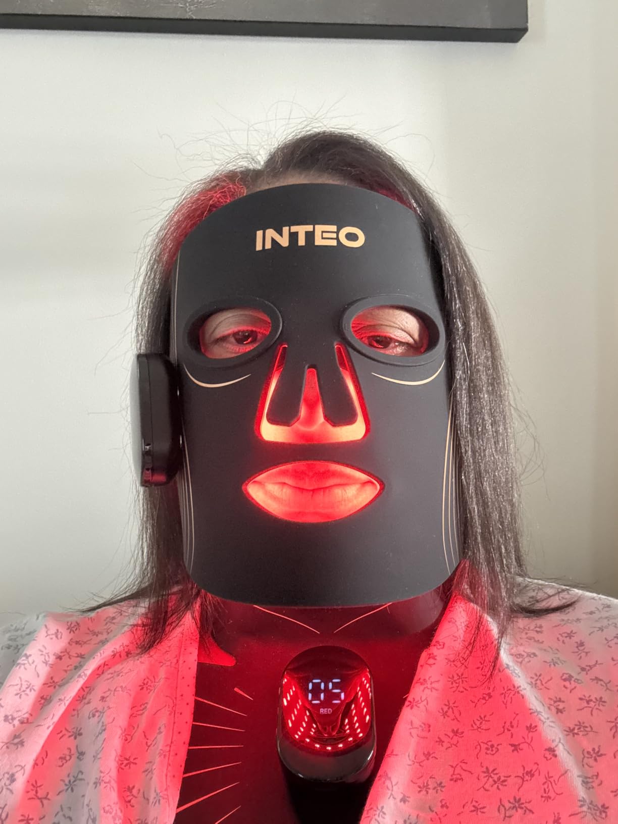Red Light Therapy Mask for Face & Neck, Wireless LED Face Mask, 4 Modes customer photo 2