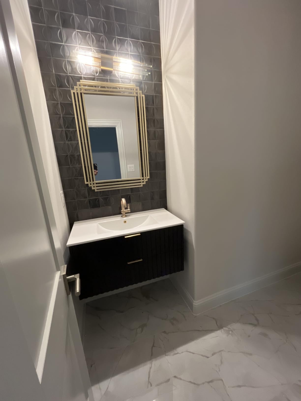 ONBRILL 24 Inch Floating Bathroom Vanity with Integrated Sink, Green Vanity customer photo 1