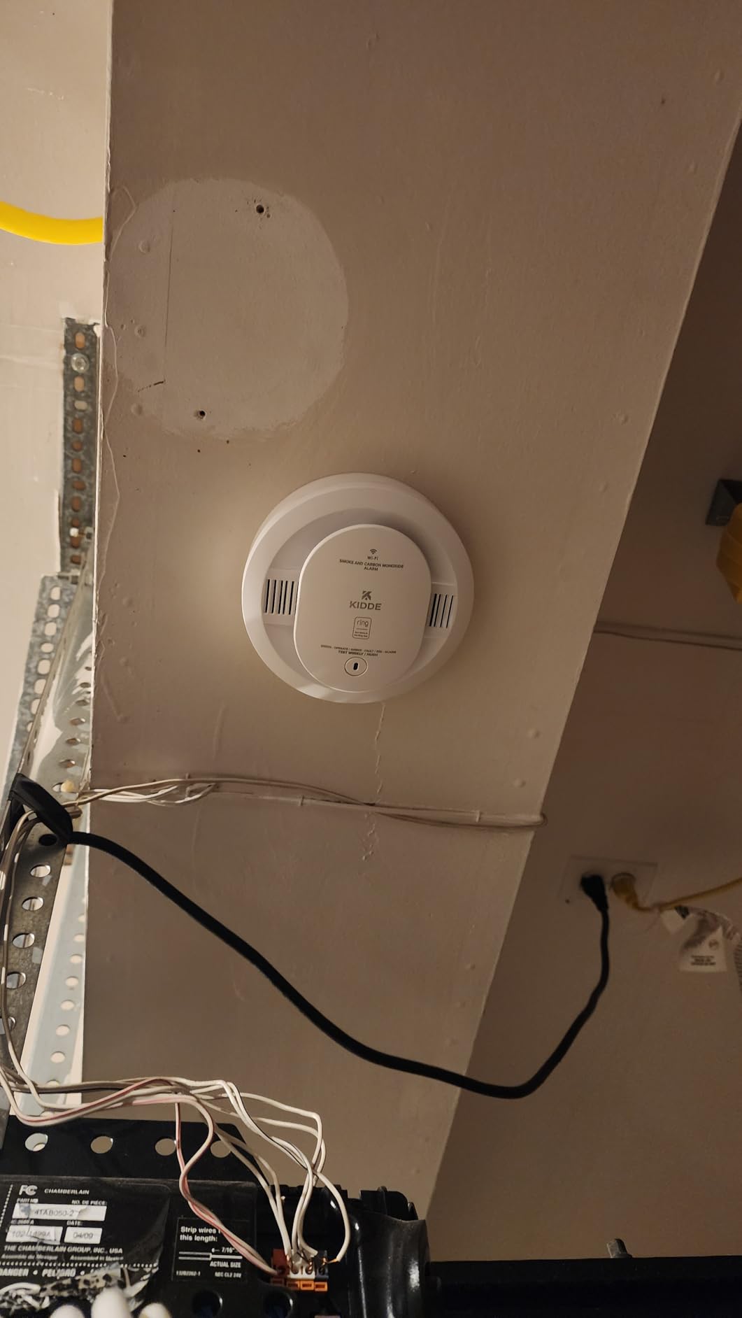 Kidde Smart Smoke & CO Detector with Ring, AA Battery, RGCUDR-RW customer photo 2