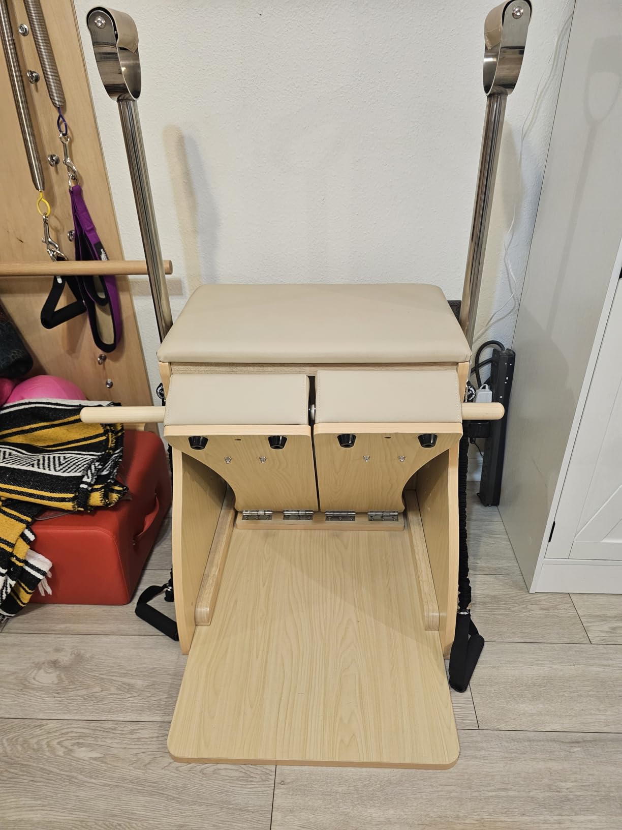 LeisureKing Pilates Combo Chair for Home Workouts, Wunda Chair with 5-Level Handles, Split Pedals, Resistance Bands, for Studio, Gym, Pilates Workout, Rehabilitation Exercises, Easy Assembly customer photo 1