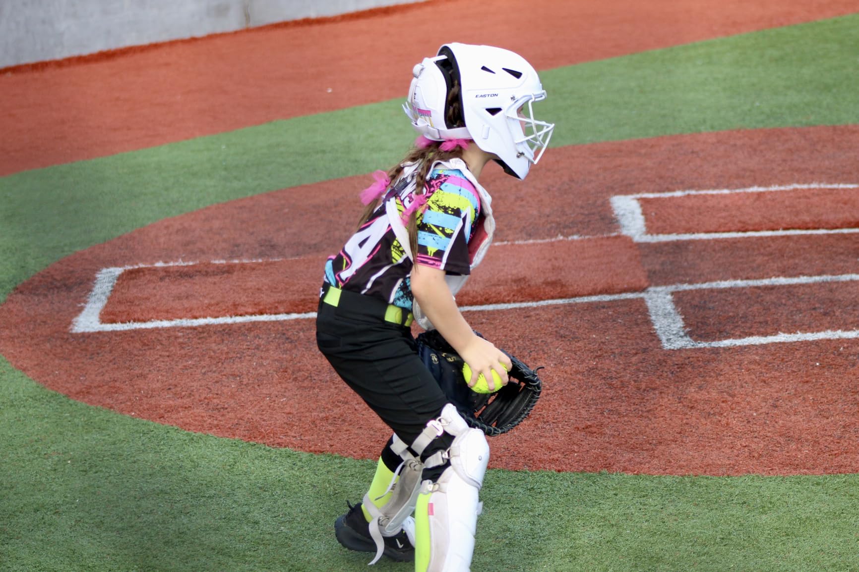 Easton | Jen Schro My Very First Youth Softball Catcher’s Set | Helmet, Leg Guards & Chest Protector Included customer photo 1