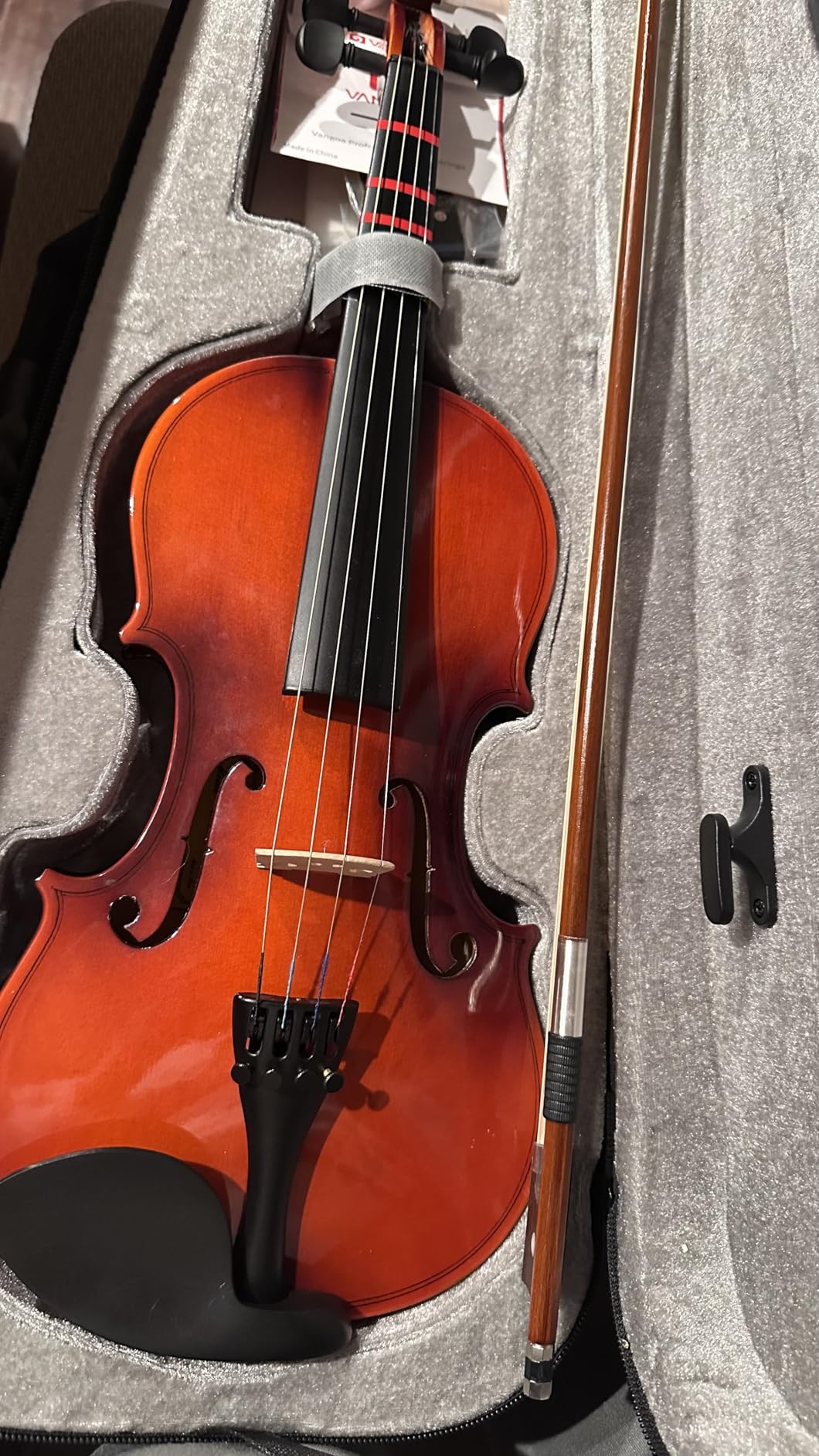 Vangoa 1/4 Kids Violin Set for Beginner Children Student Quarter Size Acoustic Violin Starter Kit with Case, Rosin, Bow, Strings, Mute, Fingerboard Stickers, Natural customer photo 2