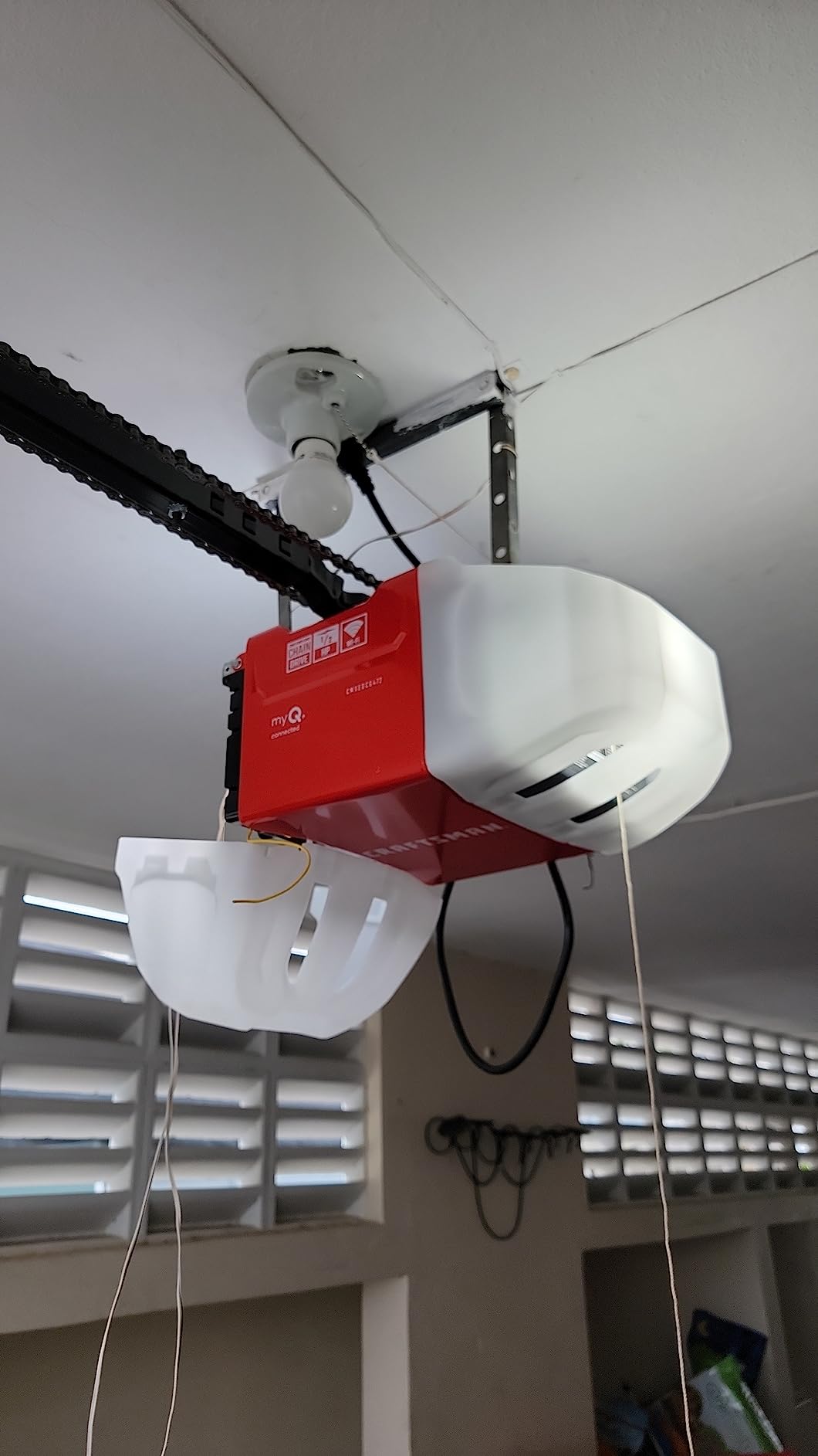 Craftsman Belt Drive Garage Door Opener, 3/4 HP, Wi-Fi, Battery Backup | Heavy duty Chain-Drive, myQ compatible, Quiet performance, Includes: 2 remotes, wall control & safety sensors customer photo 1