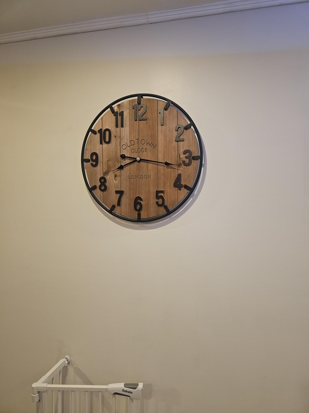 Vantic Farmhouse 24 Inch Wood Roman Large Wall Clock with Metal Circle customer photo 1