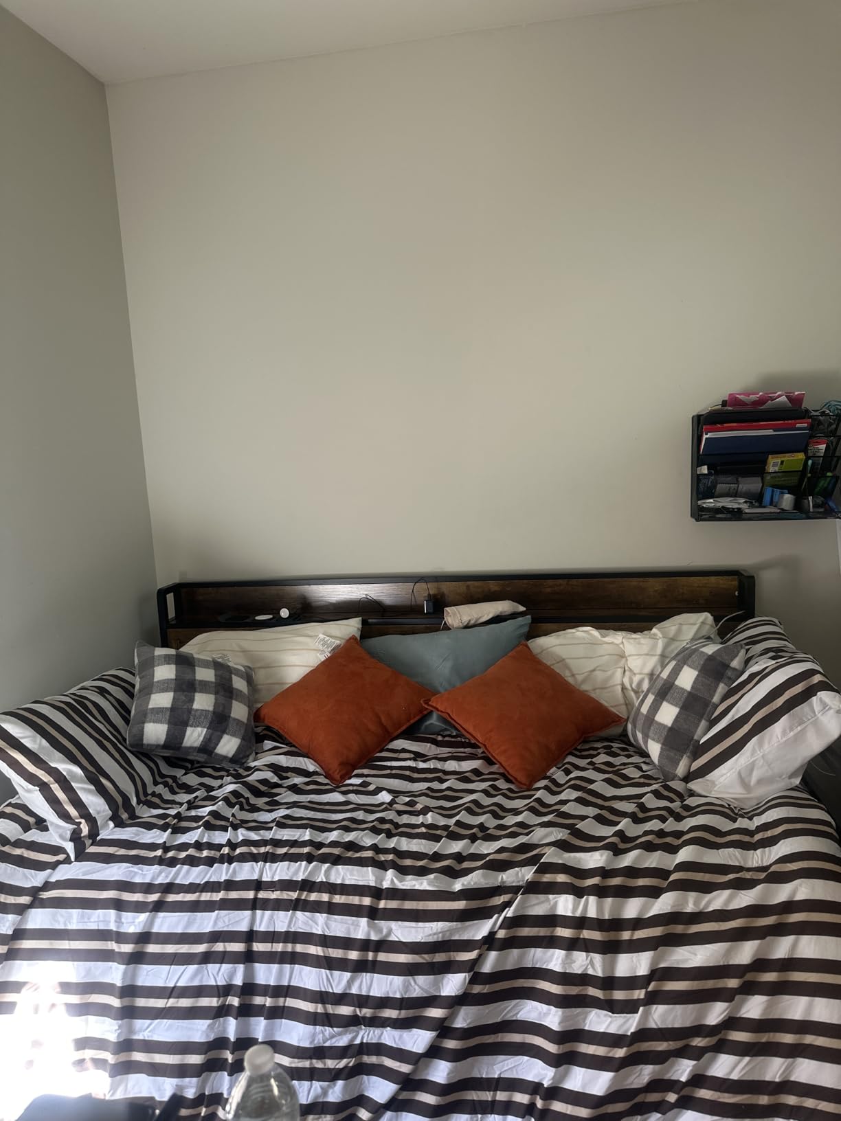 LIKIMIO Twin Daybed with Pop Up Trundle & Charging Station & Storage Shelf customer photo 1