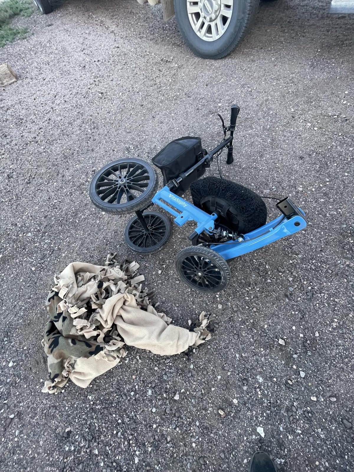 All Terrain Knee Scooter for Adults, Blue customer photo 2