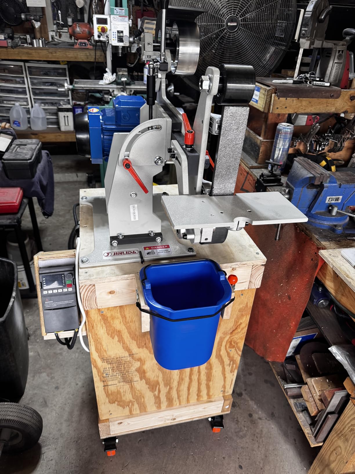 JLD Professional Belt Grinder Sander, 2x72 Inch Belt, 1500W Electric Motor with 2.2KW VFD, 2 sets of grinding kits with 3 grinding methods, Vertical and Horizontal operation includes 3 sanding belts customer photo 2