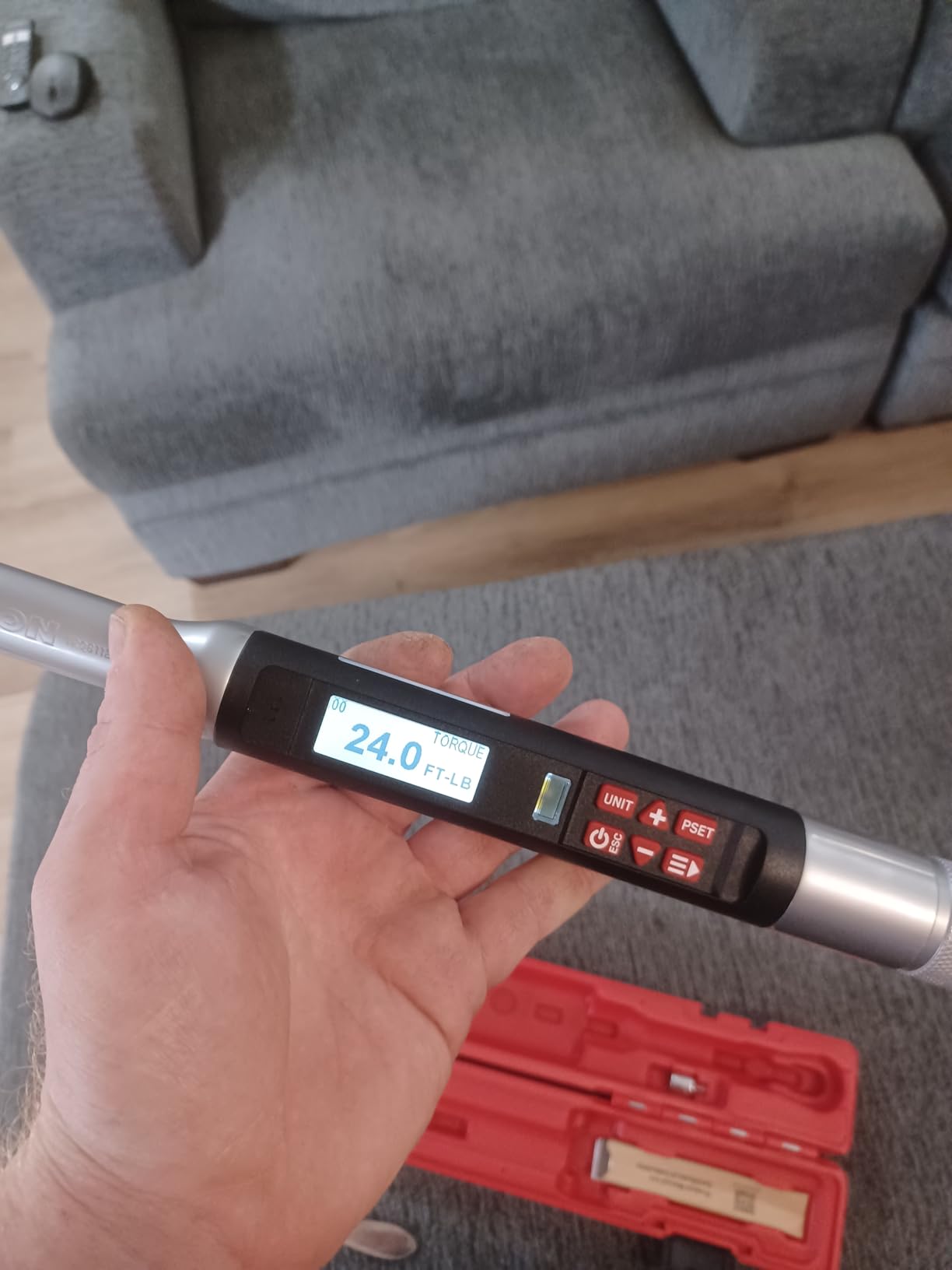 TEKTON 3/8 Inch Drive Electronic Torque Wrench | TRQ81122 | (10 - 100 ft-lb), Dual-Direction, 90-Tooth Flex Head, Certificate of Calibration customer photo 2