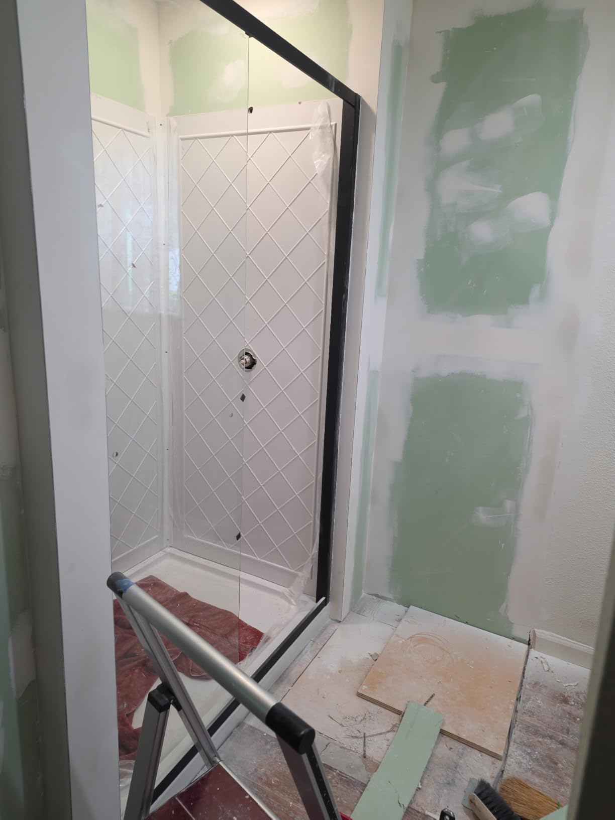 VEVOR Shower Enclosure, 36 in. D x 48 in. W x 79.1 in. H, Framed Sliding Shower Door with 1/4 in. Clear Tempered Glass, Complete Bathroom Alcove Stall with Non-Slip Base Kit & Triple-Sided Wall Panels customer photo 2