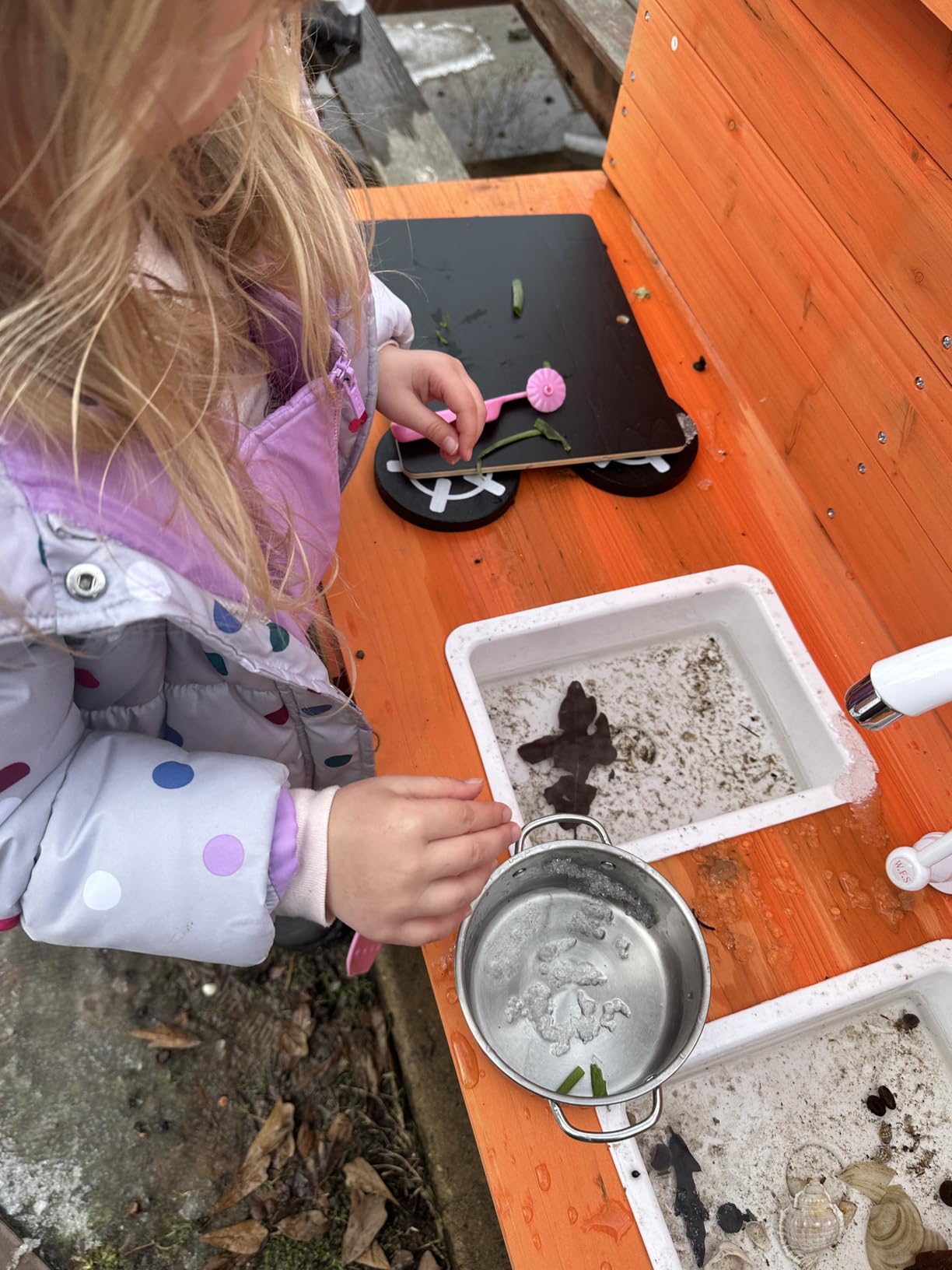 VEVOR Mud Kitchen, Outdoor Mud Kitchen for Kids, Wood Outdoor Play Kitchens with Spoons, Sink, Sunshade Canopy, Swivel Wheels, Cookware Pots and Accessories, Wooden Play Kitchens for Home, Lawn customer photo 2
