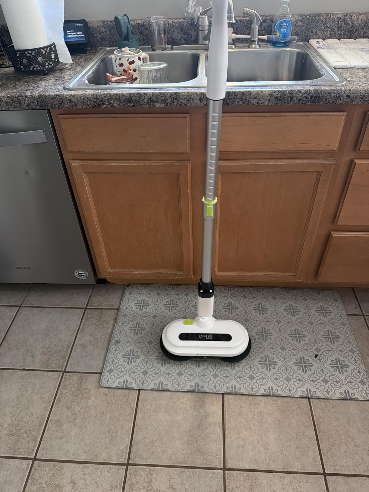VMAI Cordless Electric Floor Scrubber & Mop with Cleaning Solution customer photo 2