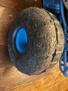 Monster Jam Chomping Megalodon RC Toy Monster Truck, 1:15 Scale customer photo 2