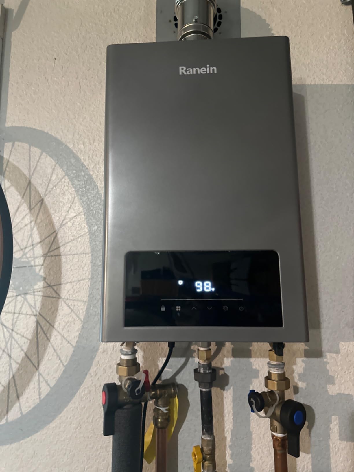 Ranein Natural Gas Tankless Water Heater, 8.5 GPM, 190,000 BTU, Outdoor customer photo 2