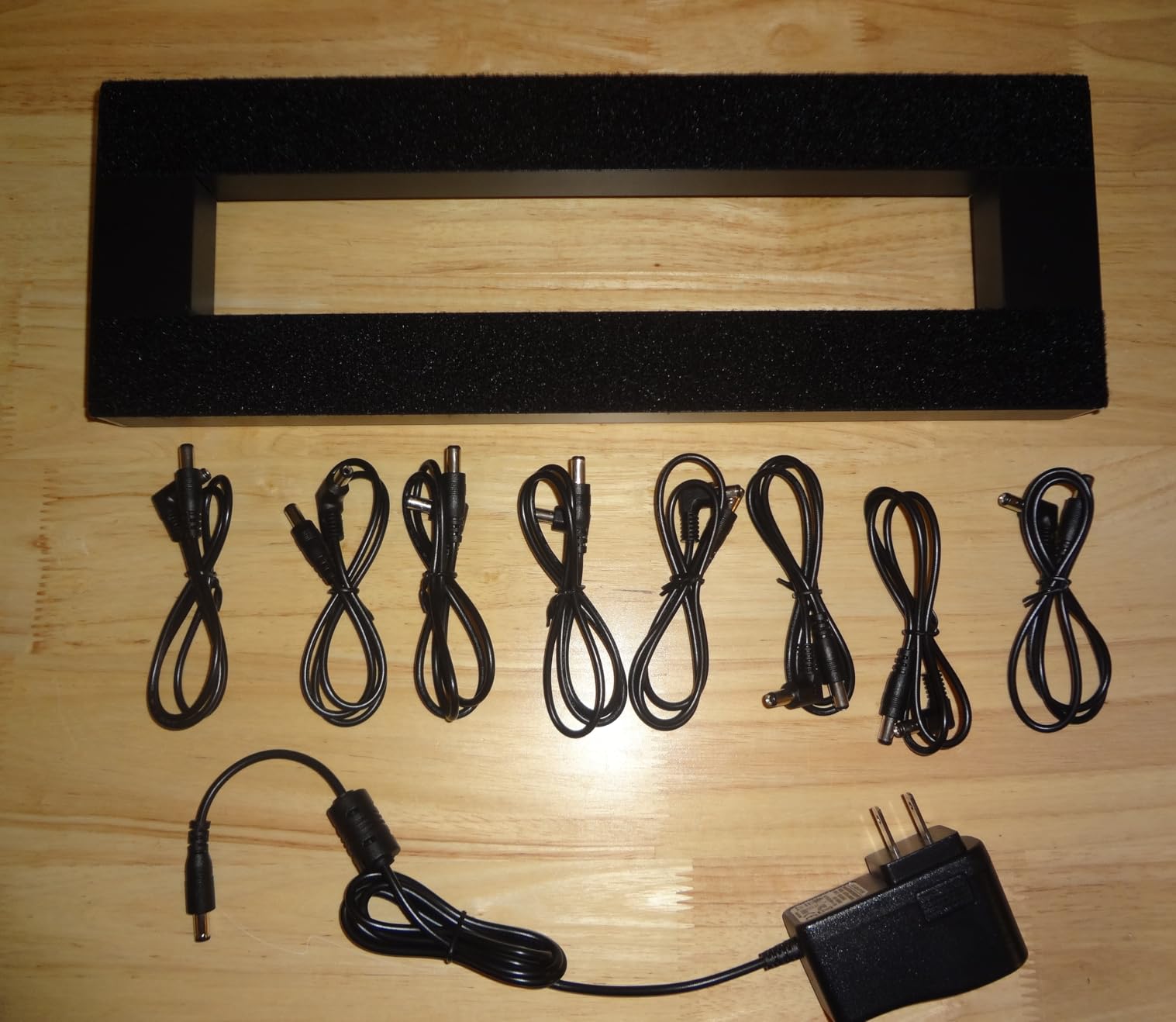 GOKKO Guitar Pedal Board with Built-in Power Supply 15