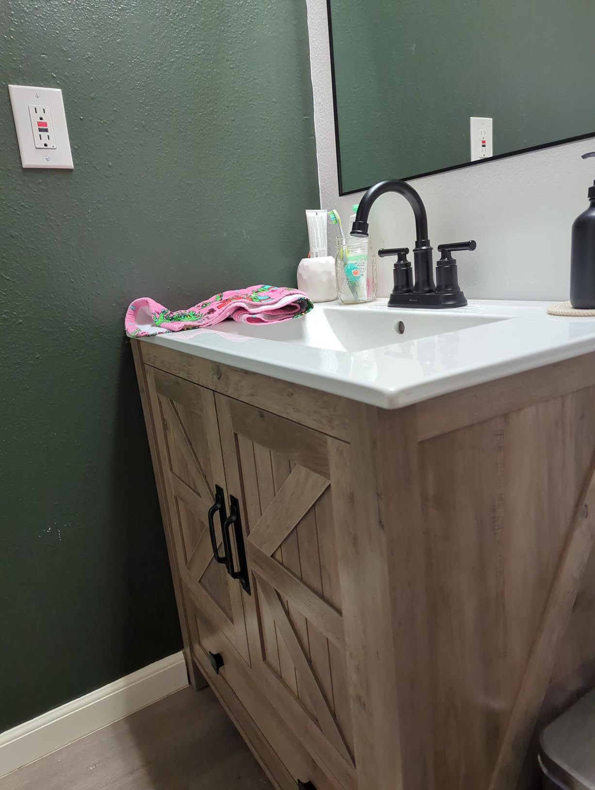 YITAHOME 30 Inch Farmhouse Bathroom Vanity with Sink customer photo 1