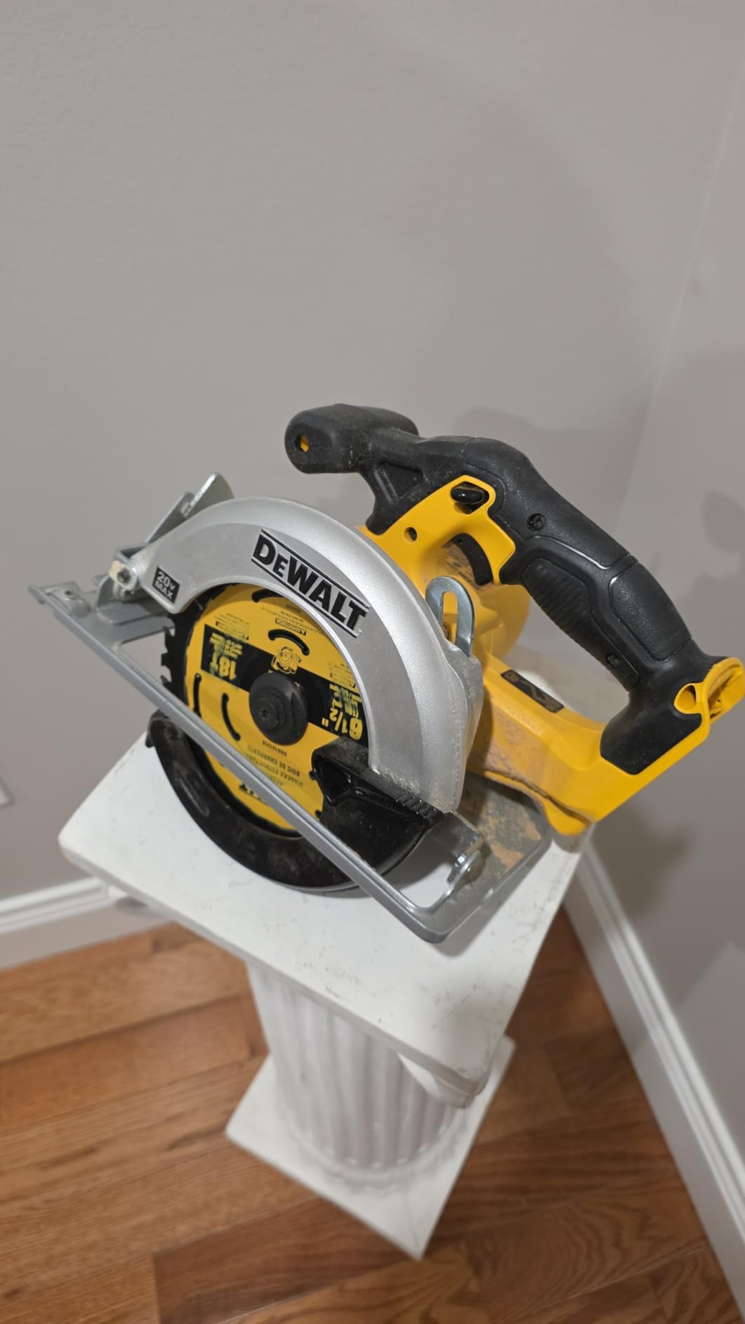 DEWALT 20V MAX 5-Tool Power Tools Combo Kit, Includes 1/2 Cordless Drill, 1/4 Impact Driver, Reciprocating Saw, Circular Saw, Oscillating Tool, 5Ah Battery and Charger (DCK540D1) customer photo 2