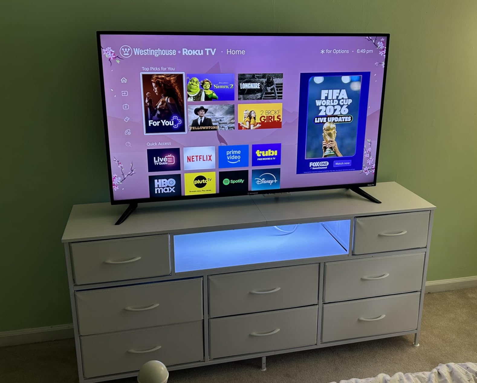 SONGMICS Dresser for Bedroom with Outlets & LED Lights, 8 Fabric Drawers customer photo 1