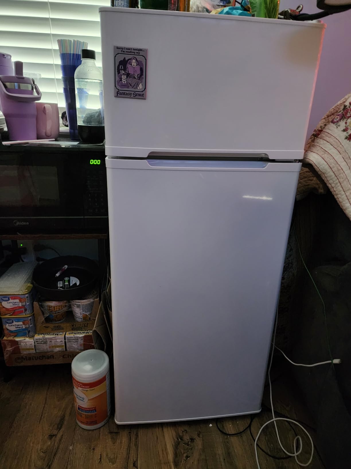 4.5 Cu.Ft Mini Fridge with Freezer, 2 Door Compact Refrigerator, Small Fridge with Adjustable Thermostat Energy Ultra Quiet, Mini Fridge Removable Glass Shelves for Bedroom Office Dorm-Satin Black customer photo 1