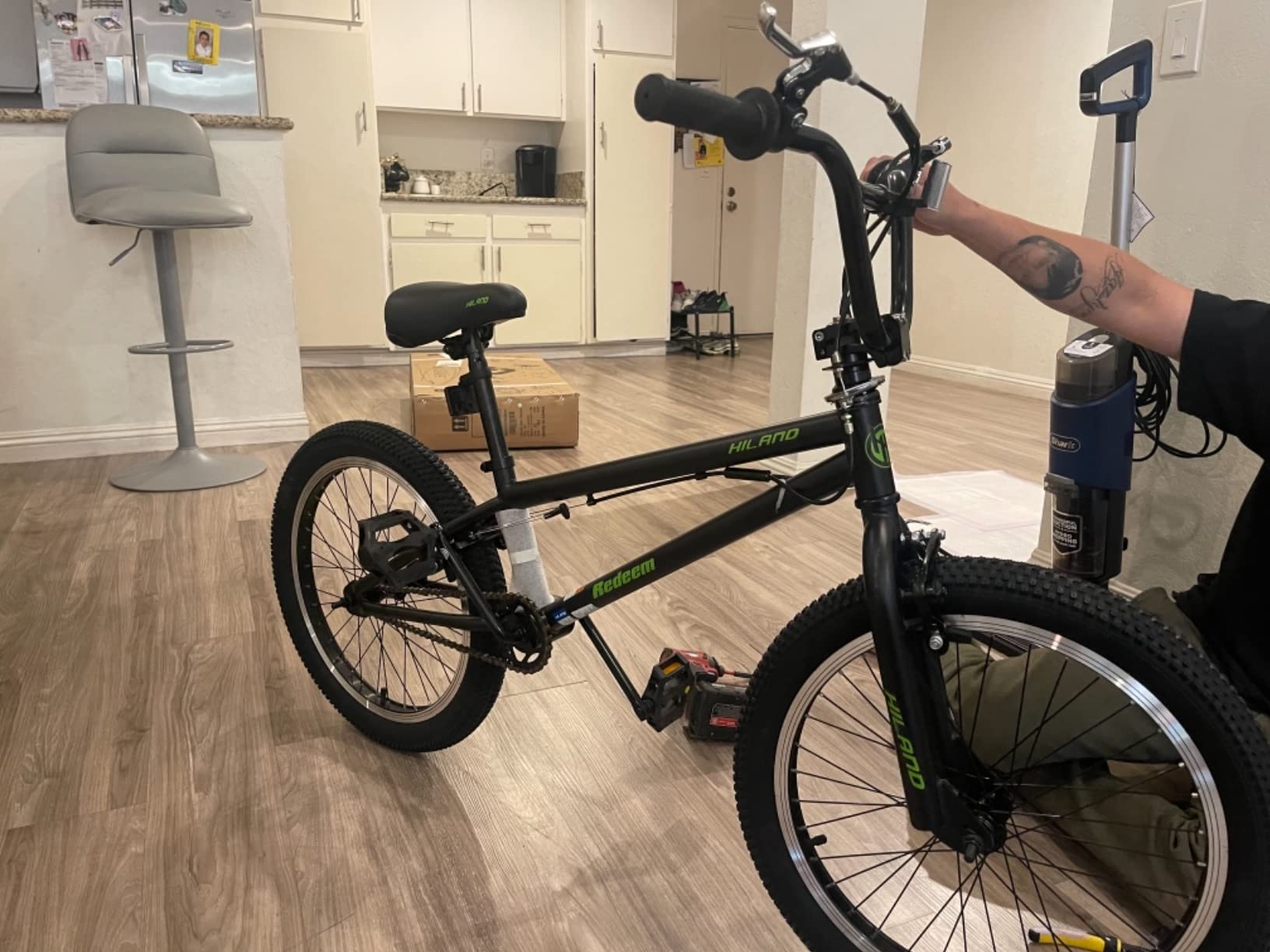 Hiland 20 Inch Freestyle BMX Bike for Kids Boys & Girls, Youth BMX Bicycle with 360° Gyro Rotor, 4 Pegs, Hi-Ten Steel Frame & Dual U-Brakes customer photo 1