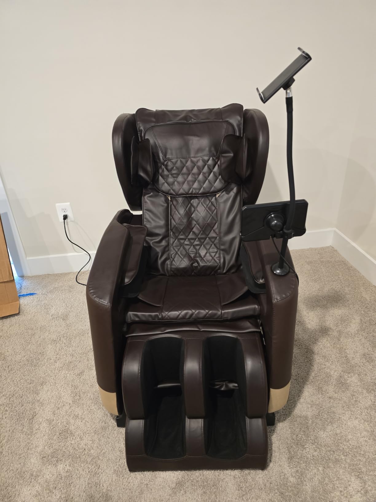 FURNIMAT Massage Chair Full Body Zero Gravity Recliner, 2026 Black Leather customer photo 2