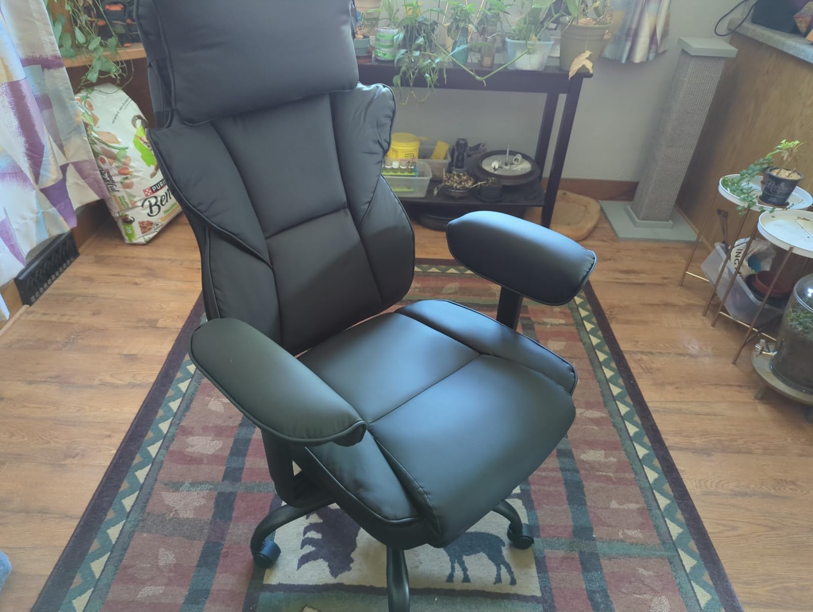 Office Desk Chair, Big and Tall Gaming Chair with Foot Rest, Ergonomic High Back Computer Chair with Soft Adjustable Armrests, Lumbar Support Pillow, Executive Leather Chair (PU, Black) customer photo 2