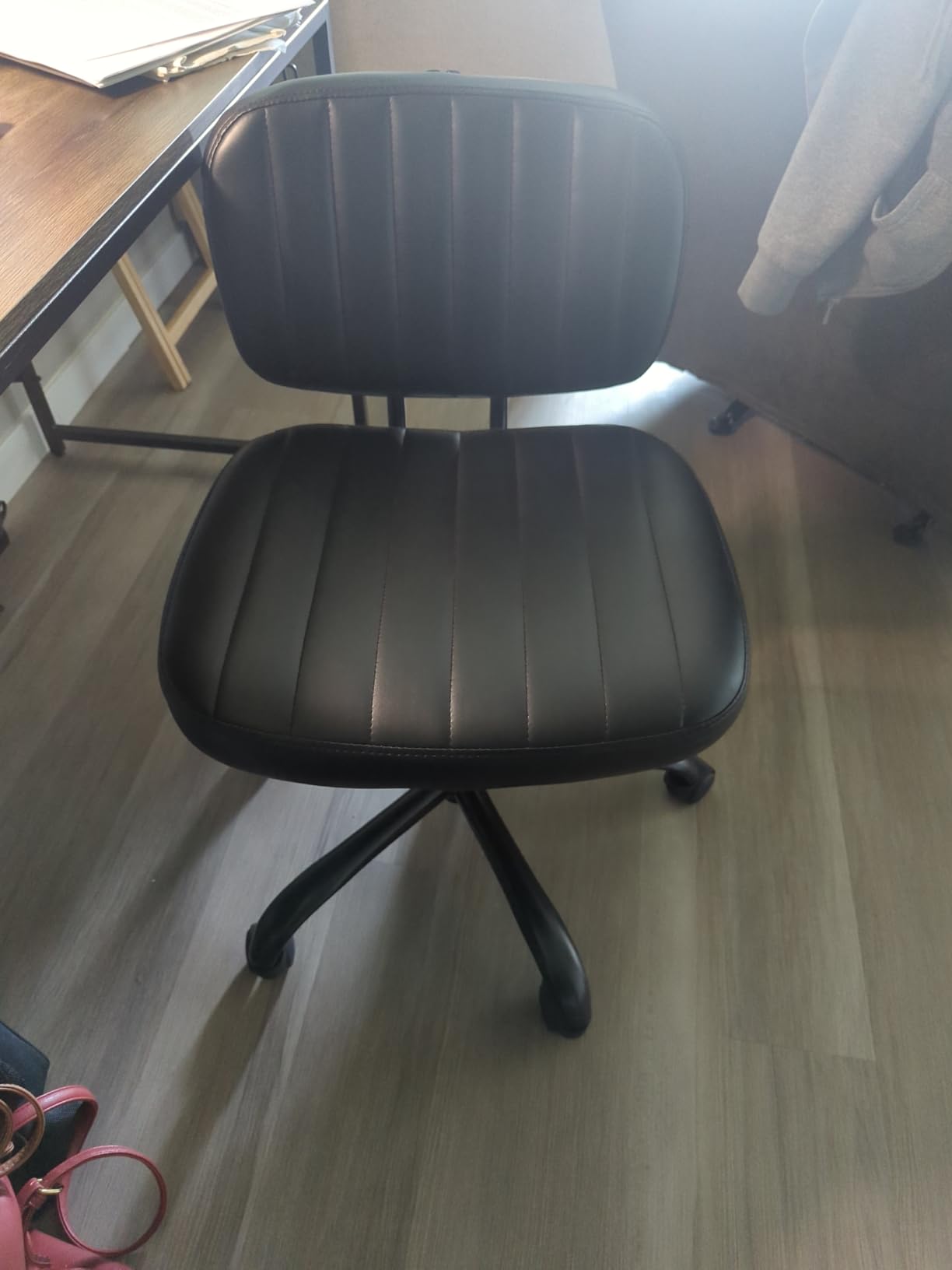 DUMOS Ergonomic Office Chair - Executive Desk Chair with Lumbar Support, Mid Back, Breathable Backrest, Fixed Armrest, Height Adjustable, 360 Degree Swivel, Pink customer photo 2