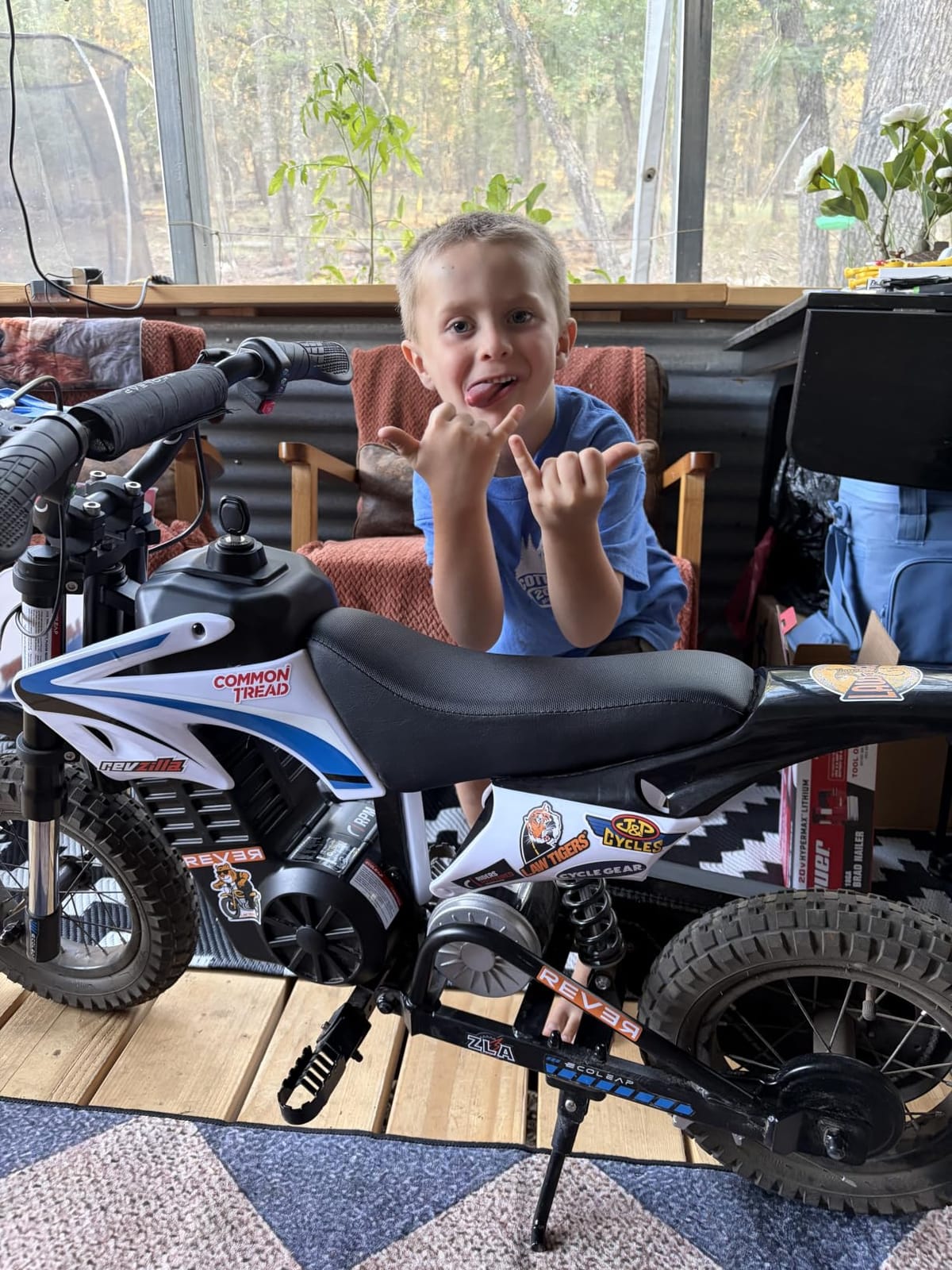 K1 Kids Electric Dirt Bike 36V Motorcycle,16MPH Fast Speed 14 Mile Long-Range,700W Peak 3-Speed Modes Electric Bike for Kids Ages 3-10 (Berry Red) customer photo 2