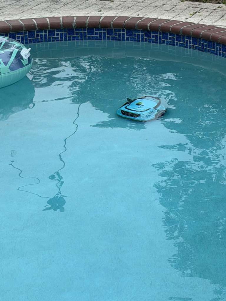 WINNY POOL CLEANER-A1 Cordless Robotic Above Ground Pool Vacuum | Automatic Pool Cleaner with Strong Suction, LED Indicator & Dual Filters, 2.5h Fast Charging, Self-Park, Ease Of Cleaning customer photo 1