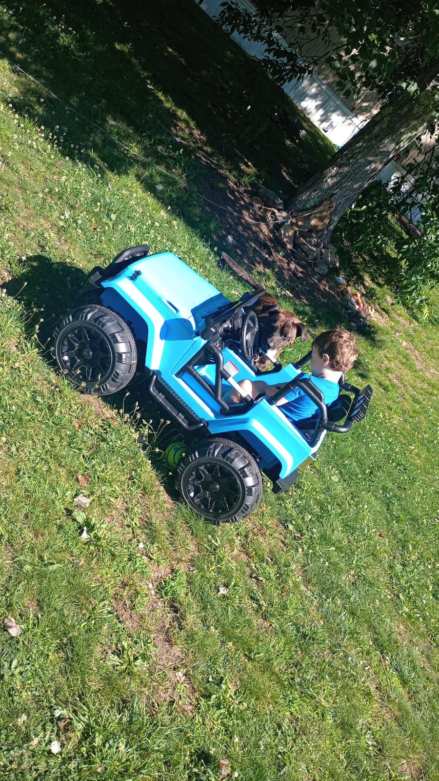 Best Choice Products 12V Kids Ride On Truck Car w/Remote Control, Electric Ride On Car for Toddlers 3-5, Battery Powered Ride On Toy w/LED Lights, 4-Wheel Suspension, Safety Harness - Jet Black customer photo 2