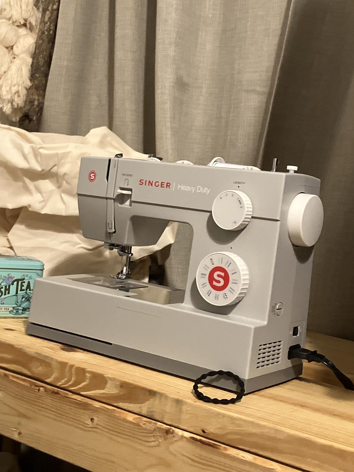 SINGER® Next Evolution Heavy Duty 4552™ Sewing Machine, Bonus Presser Feet customer photo 2