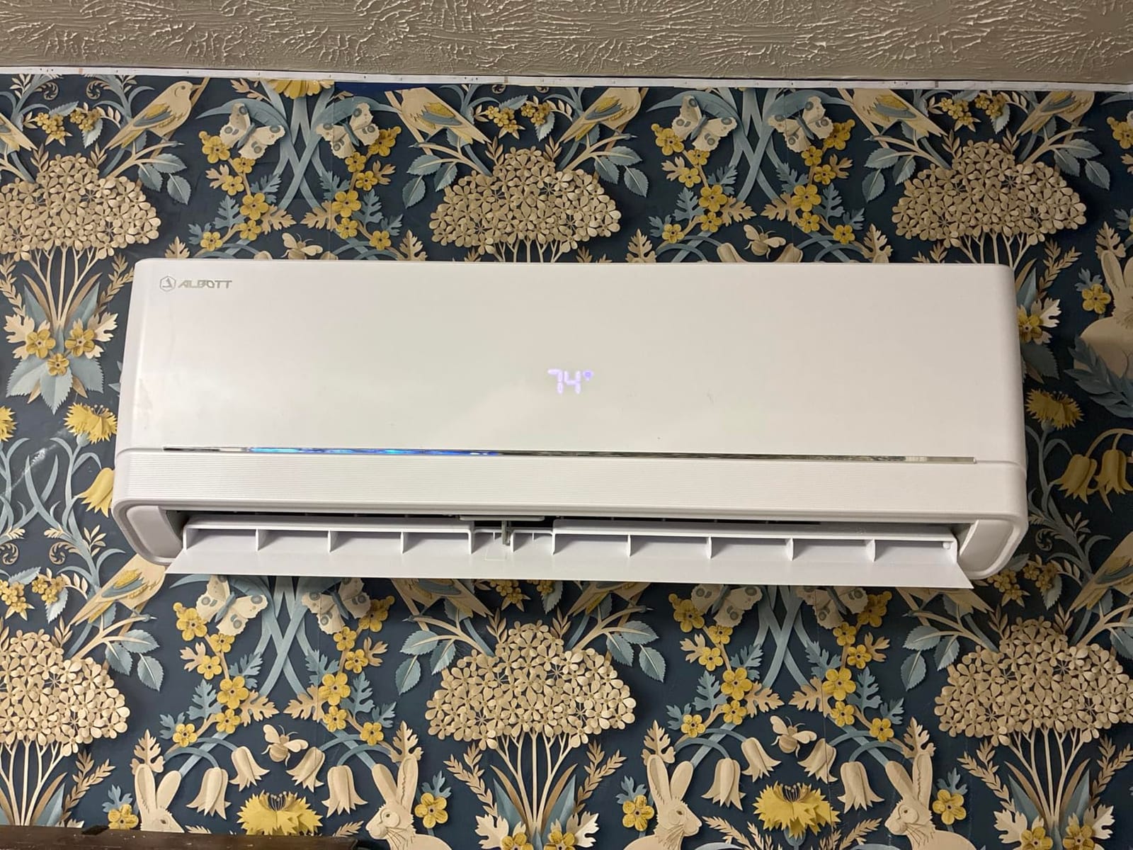 Albott 24,000 BTU Mini Split Air Conditioner and Heater, 18 SEER2 208-230V customer photo 2