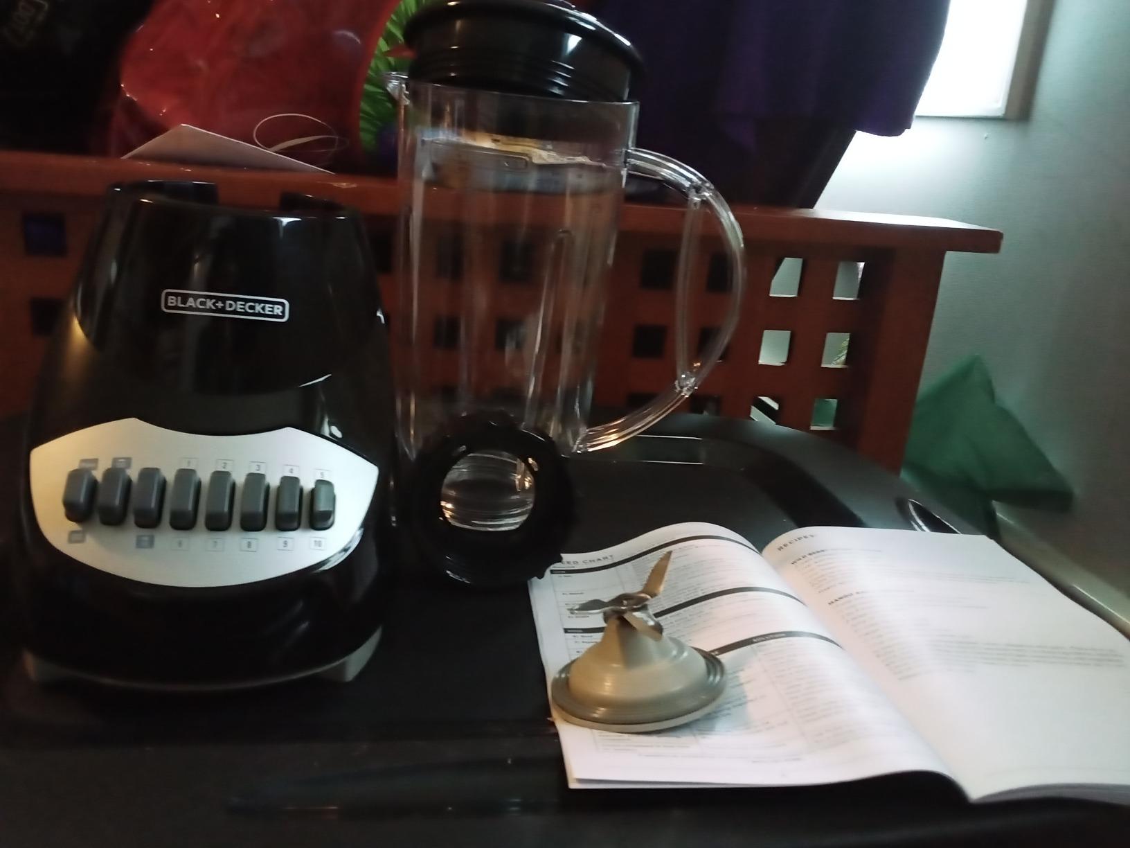 BLACK+DECKER Crush Master Blender, 10-Speeds with Stainless Steel Blades, Black, BL2010BP customer photo 2