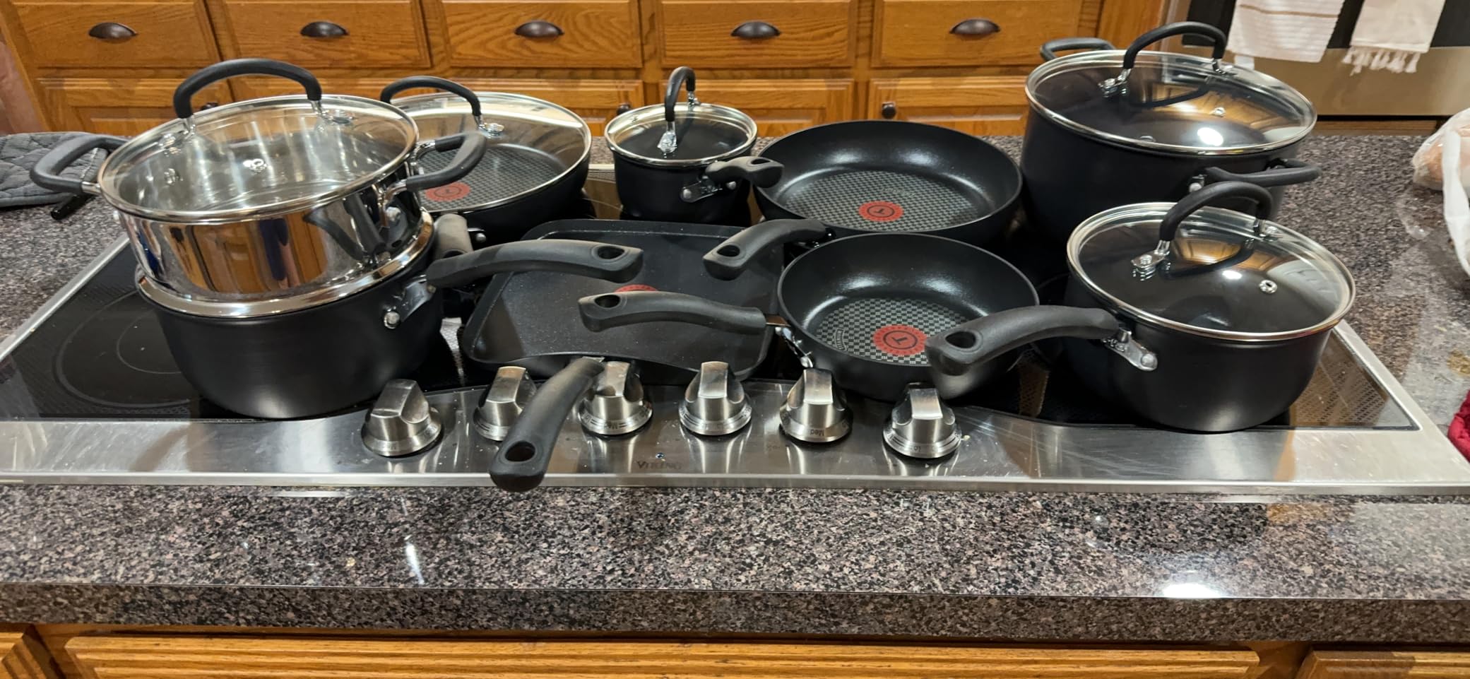 T-fal Ultimate Hard Anodized Nonstick Pots and Pans Set, 14-Piece, Onyx customer photo 2