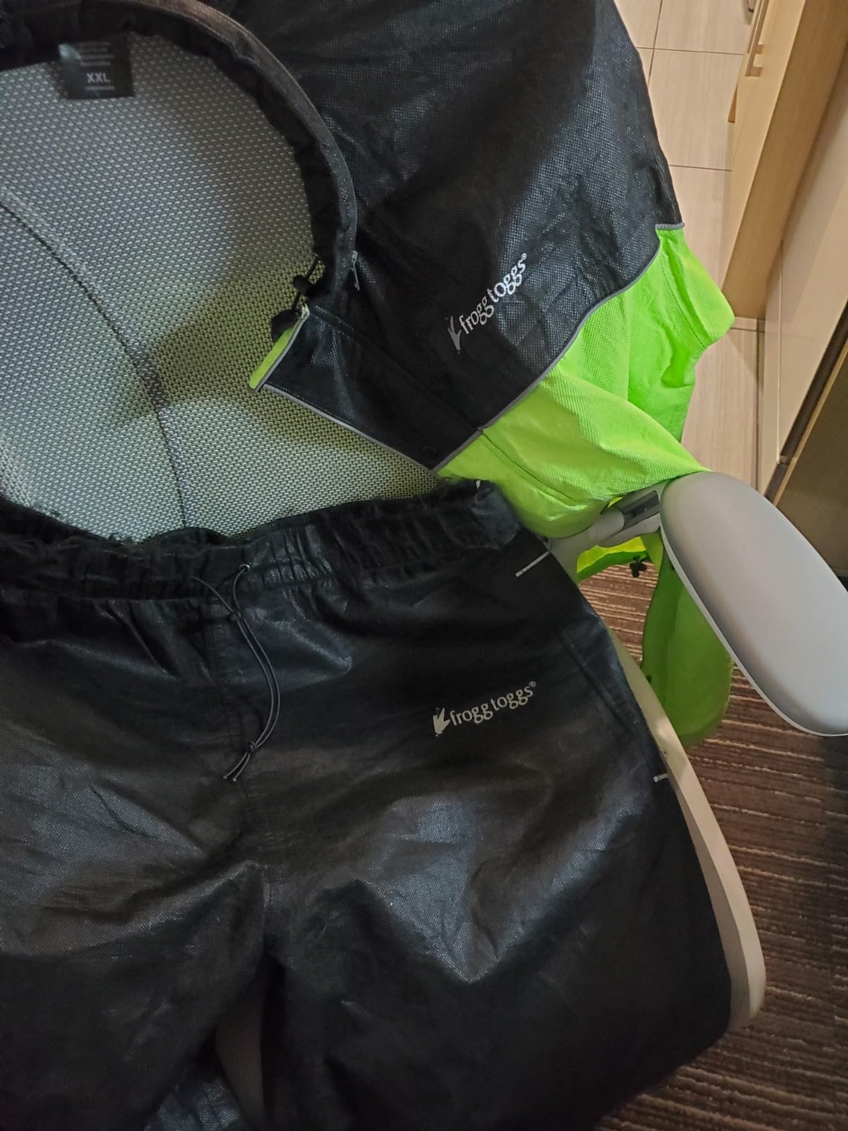 FROGG TOGGS Men's Road Toad Reflective Waterproof Adjustable Rain Jacket customer photo 2