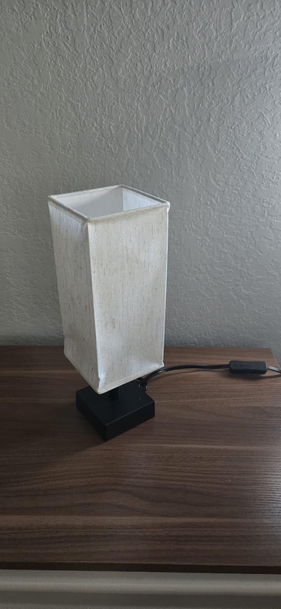 aooshine Small Bedside Table Lamp for Bedroom - Square Cream Fabric Shade customer photo 1