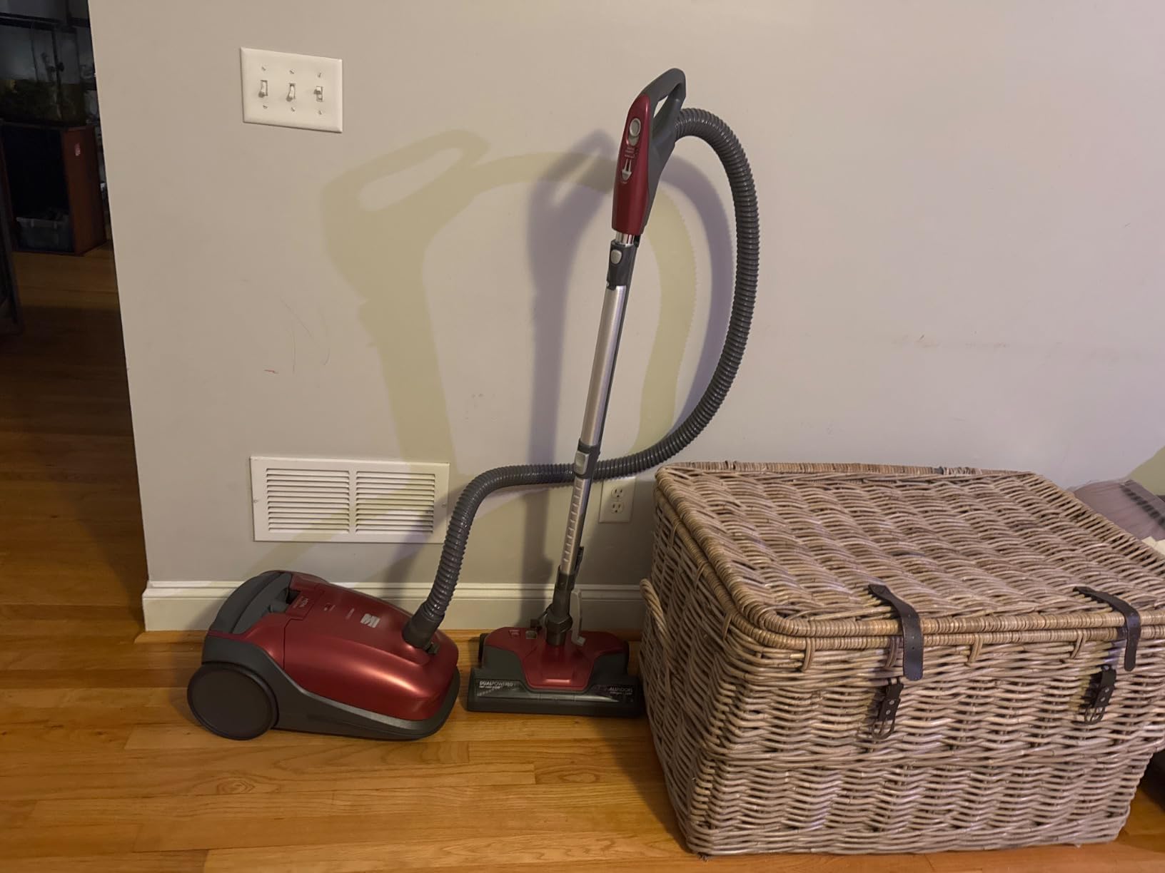 Kenmore Elite 21814 Pet Friendly CrossOver Lightweight Bagged HEPA Canister Vacuum with Pet PowerMate, Extended Telescoping Wand, Retractable Cord, 2 Floor Nozzles, and 4 Cleaning Tools-Silver/Gray customer photo 1