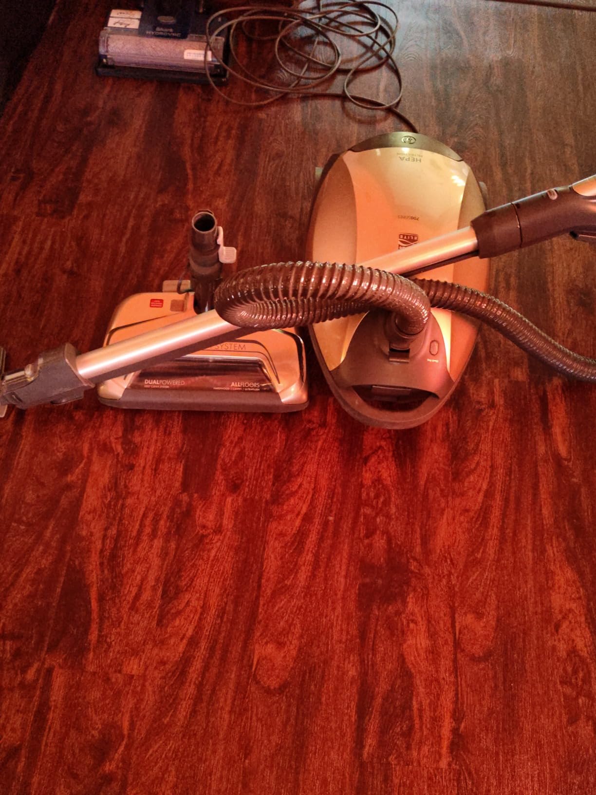 Kenmore Elite 21814 Pet Friendly CrossOver Lightweight Bagged HEPA Canister Vacuum with Pet PowerMate, Extended Telescoping Wand, Retractable Cord, 2 Floor Nozzles, and 4 Cleaning Tools-Silver/Gray customer photo 2