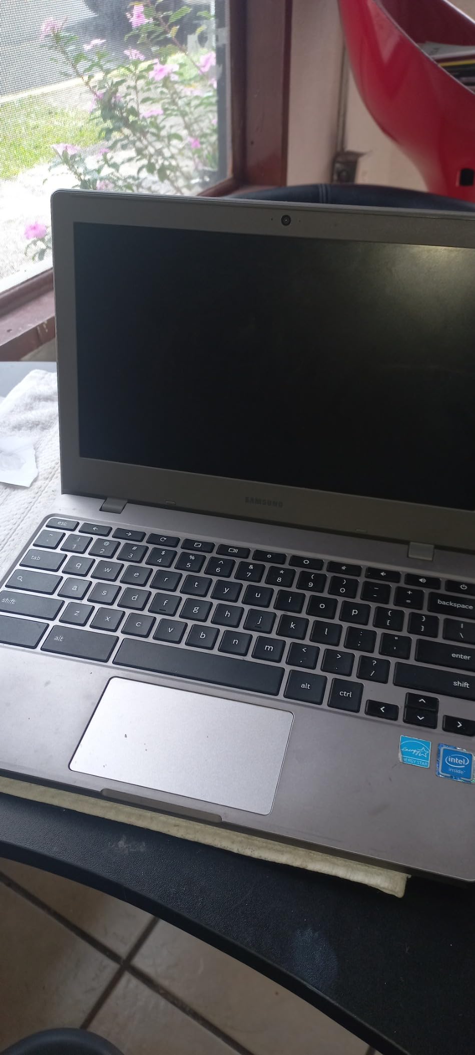 SAMSUNG Galaxy Chromebook 4 11.6” 64GB Laptop Computer w/ 4GB RAM, Gigabit WiFi, HD Intel Celeron Processor, Compact Design, Military Grade Durability, US Version, Silver customer photo 1