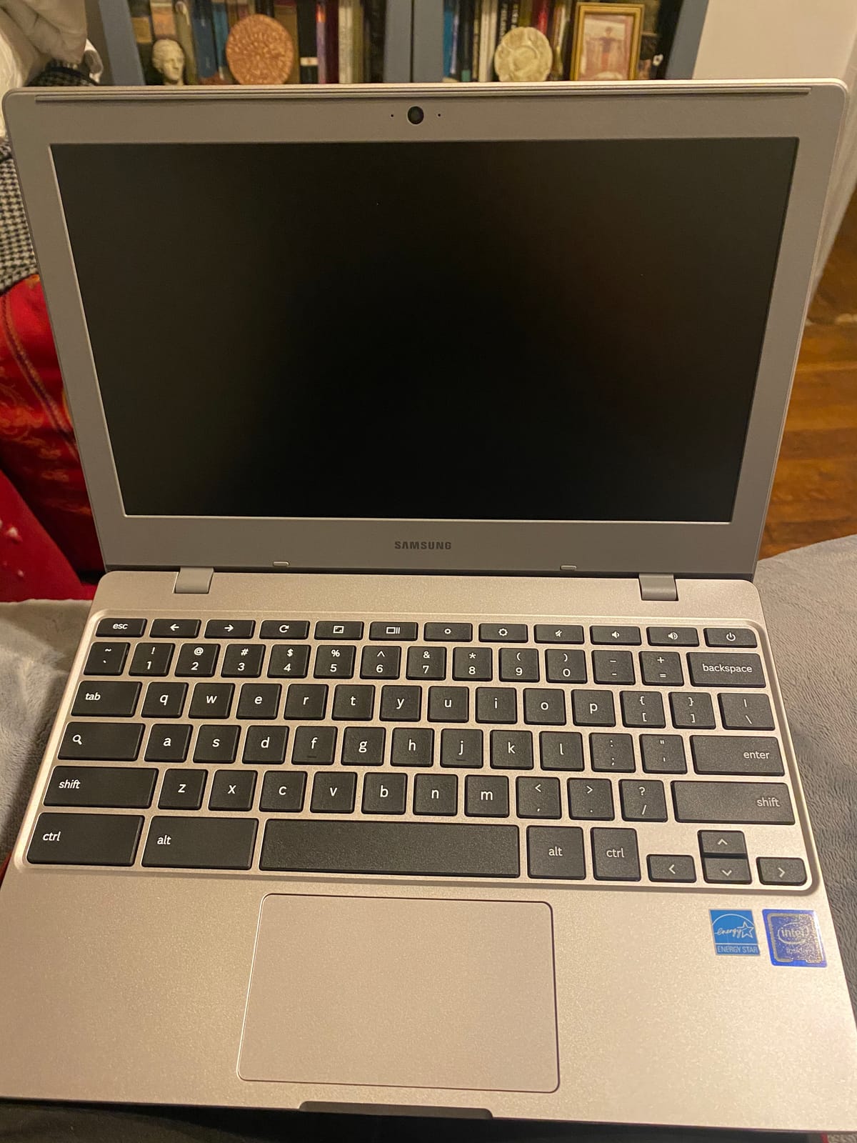 SAMSUNG Galaxy Chromebook 4 11.6” 64GB Laptop Computer w/ 4GB RAM, Gigabit WiFi, HD Intel Celeron Processor, Compact Design, Military Grade Durability, US Version, Silver customer photo 2