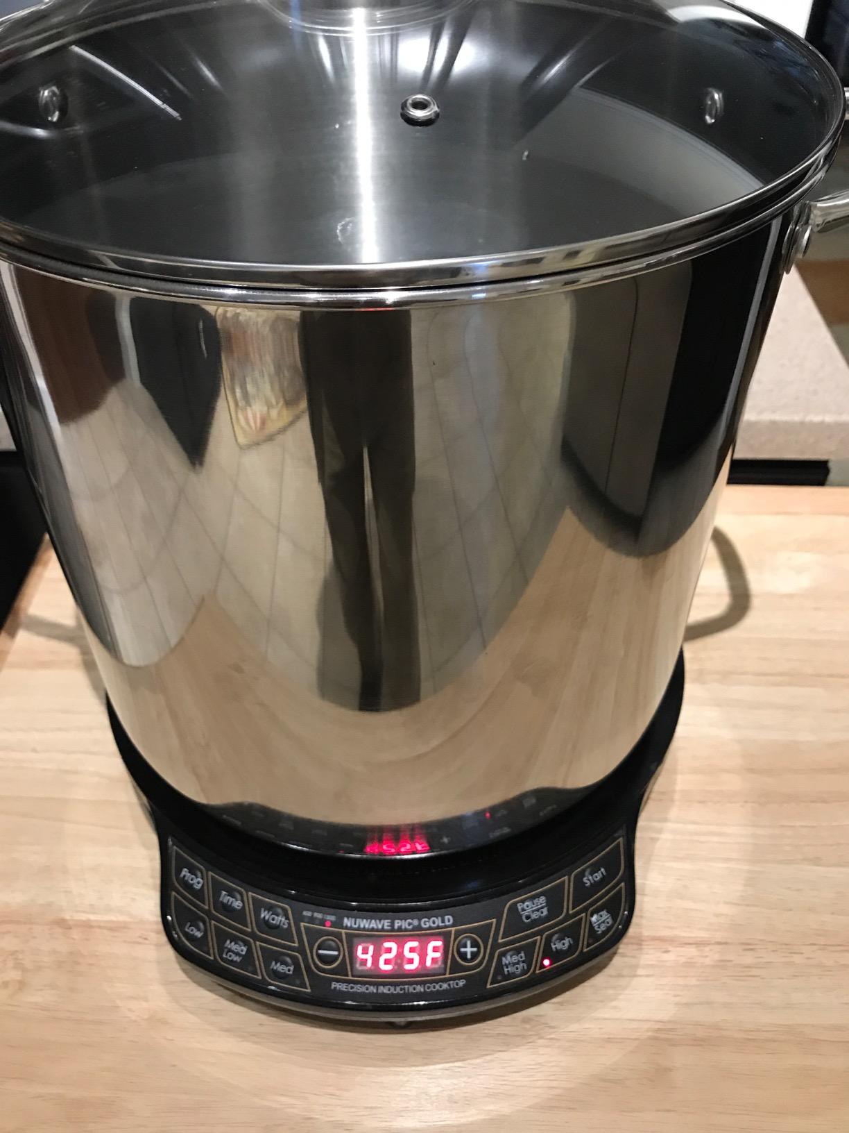 HOMICHEF LARGE STOCK POT 24 Quart With Lid - Nickel Free Stainless Steel Cookware Stockpot 24 Quart - Healthy Cookware Polished Stockpots - Heavy Duty Induction Pot Soup Pot With Lid customer photo 2