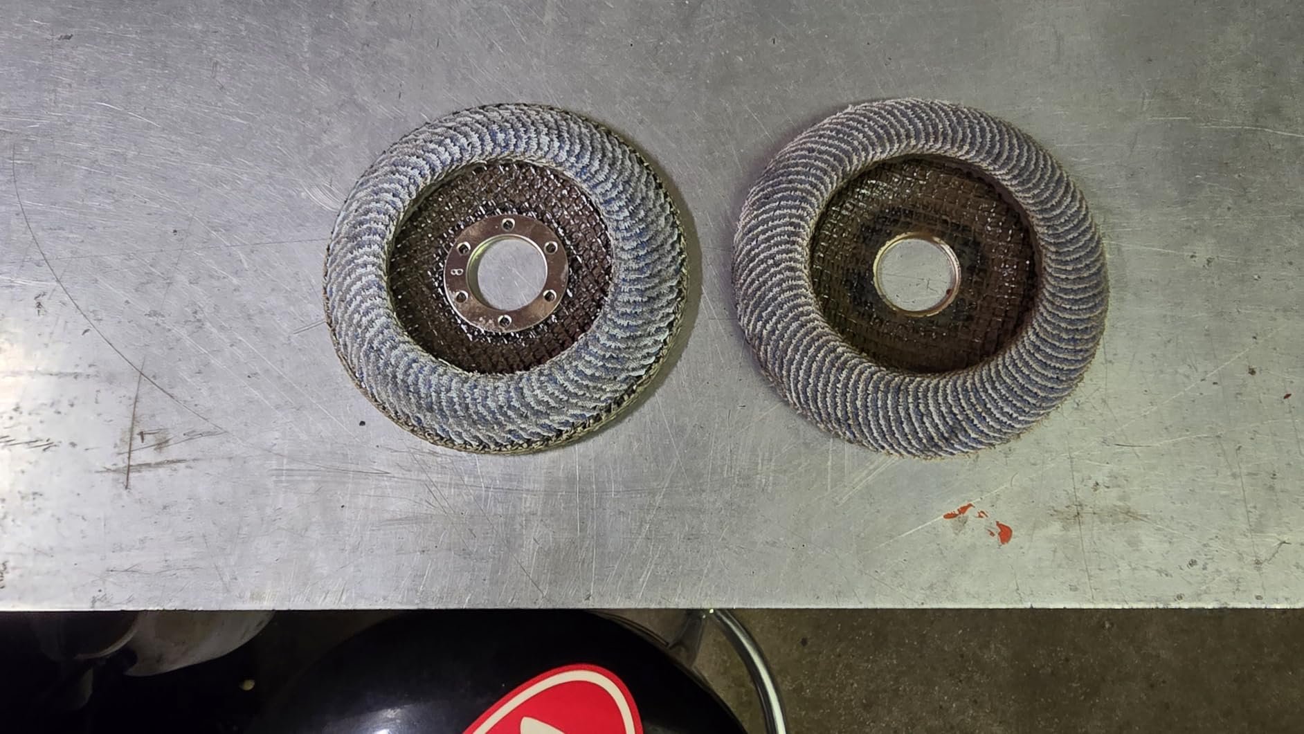 EZARC Zirconia Flap Discs 40 Grit, 4-1/2 x 7/8-Inch, Type 29, 10-Pack customer photo 2
